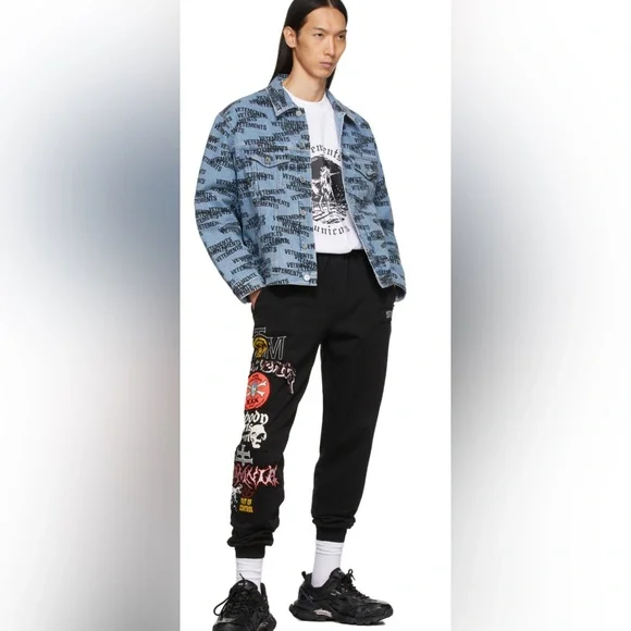 NEW Medium VETEMENTS BLACK graphic metal patch sweatpants joggers